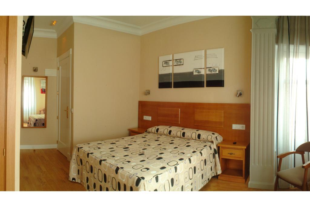 Santillan II Hotel Madrid Camera foto