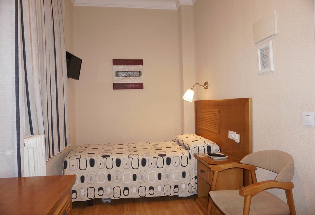 Santillan II Hotel Madrid Camera foto